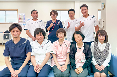 笑顔のスタッフたち